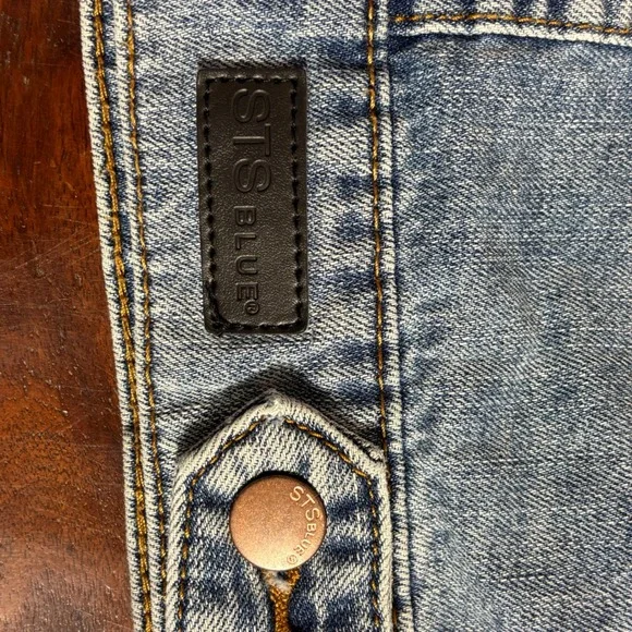 STS Blue Womens Distressed Denim Trucker Jacket Light Wash Blue Cotton Size M - Picture 5 of 8